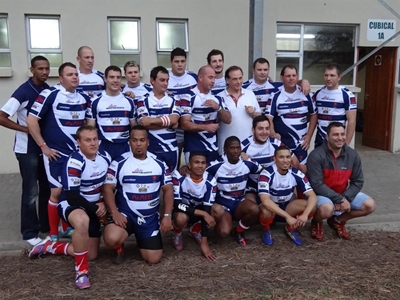 George klop Knysna op nat rugbyveld